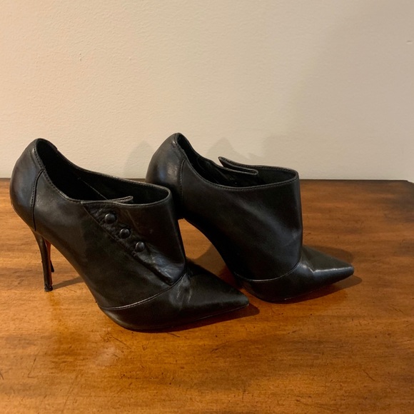 Elizabeth and James Pointed Toe Black Stiletto Heel Bootie - Picture 4 of 11